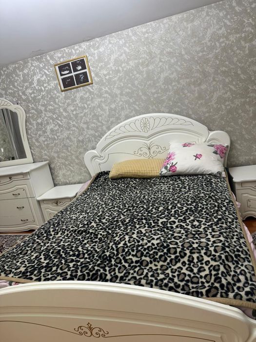 Продам спальный гарнитур