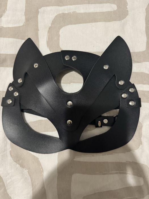 Маска на Жената Котка