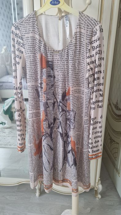 Продам платья блузку