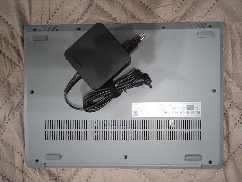 Lenovo Ideapad 3 14iil05 FHD Slim Intel i5 256SSD 8GB отлична батерия