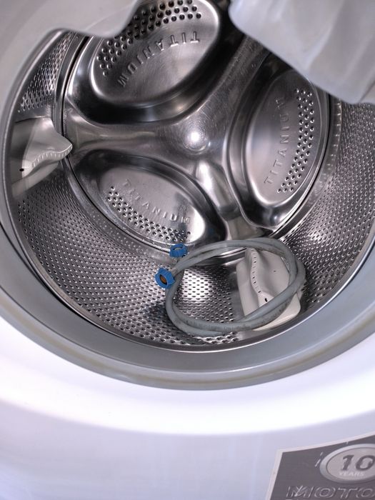 Пералня със сушилня