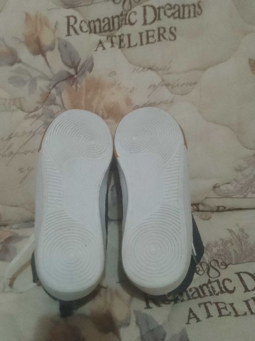 Високи фирмени маратонки