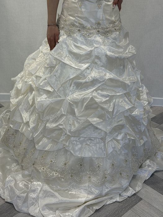 Платье свадебное