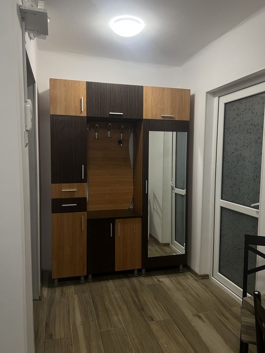 Inchiriez apartament