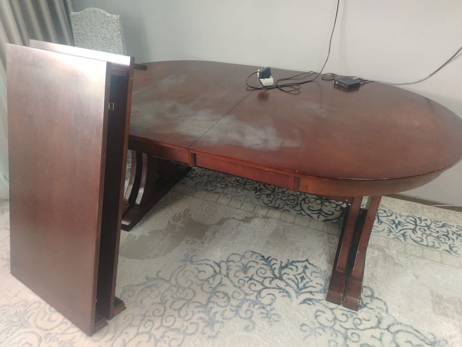 Продается большой стол