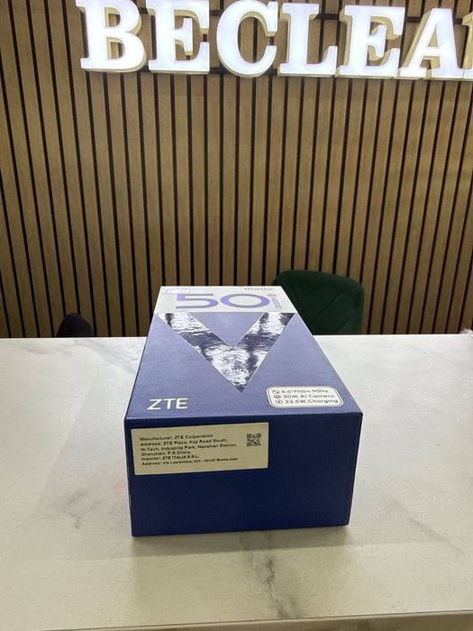 ZTE Blade 50 Design 5 g 128gb /8gb ram Nou Desigilat