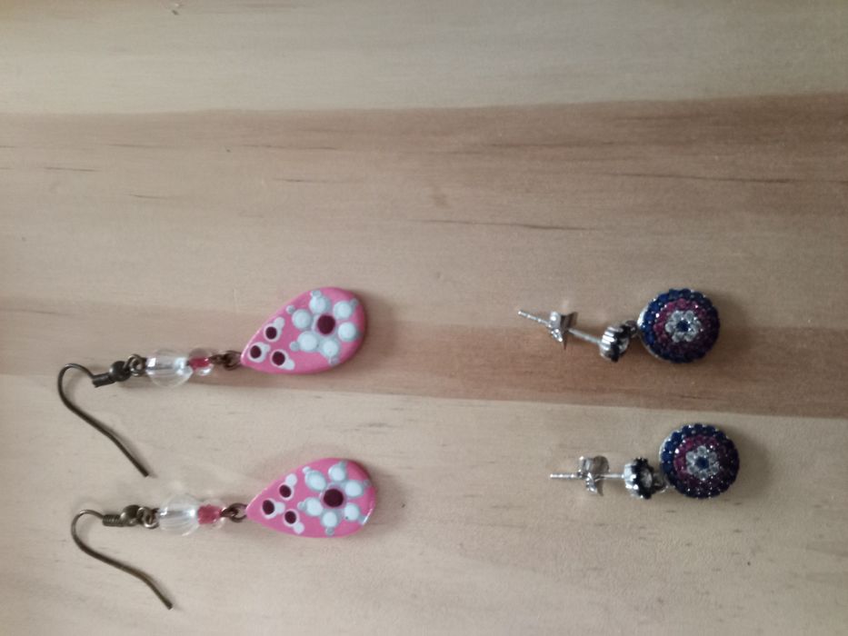 Дамски обеци, едните сребърни