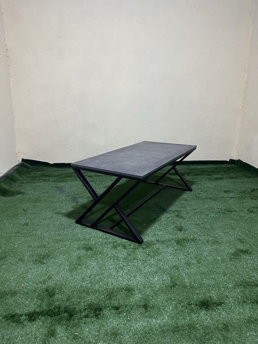 Журналний стол в стиле лофт