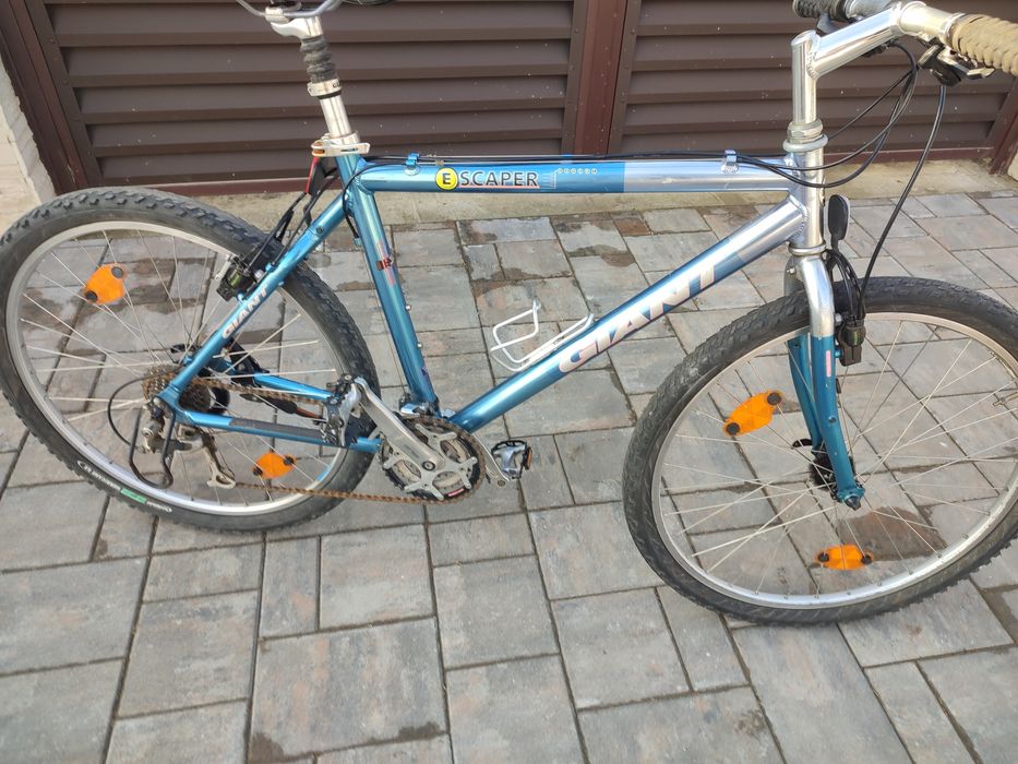 Vând bicicleta Giant   preț 470 Ron neg