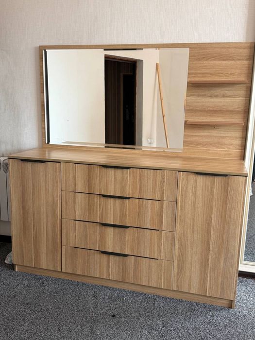 Комод и тумба под телевизор. В идеальном сосотянии. Почти новый