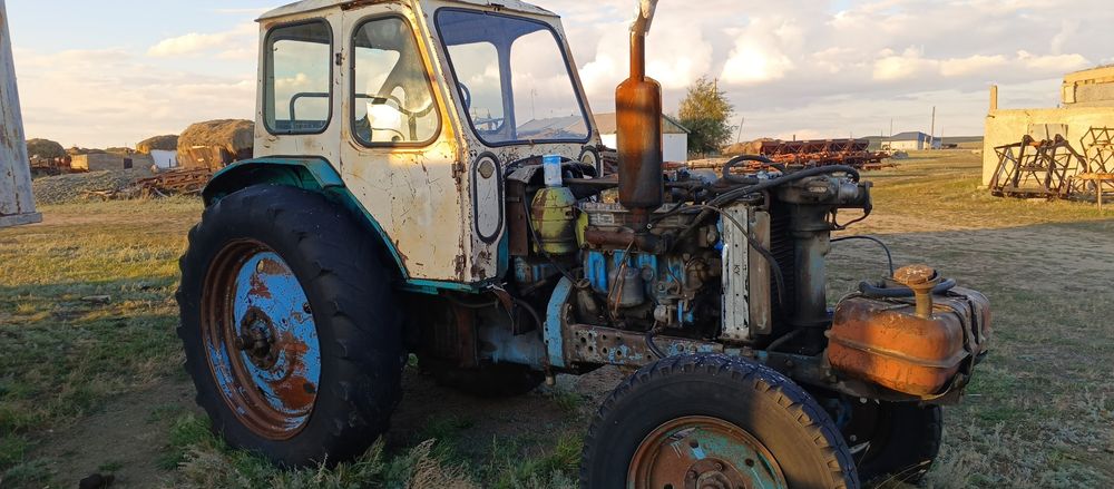 Два трактора Белорус МТЗ 80