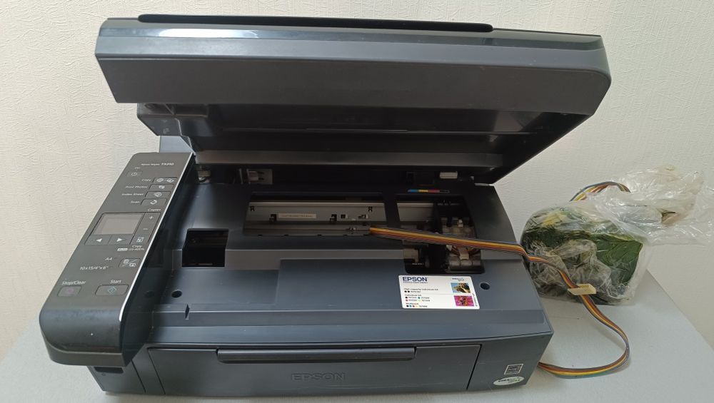 Продам МФУ Epson Stylus TX 210 на запчасти