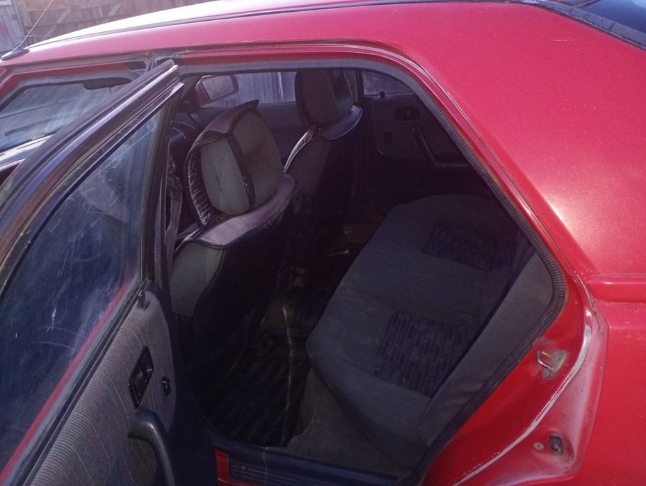 Продам mazda 323F