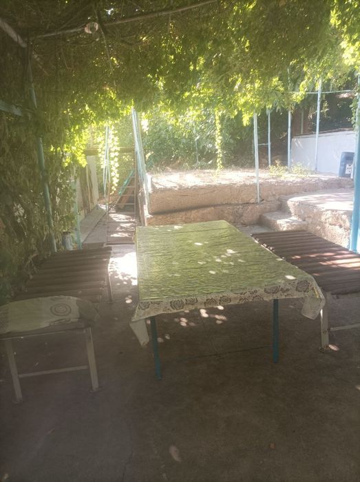 Чарвак участка сотилади 6,15 соток беш тут