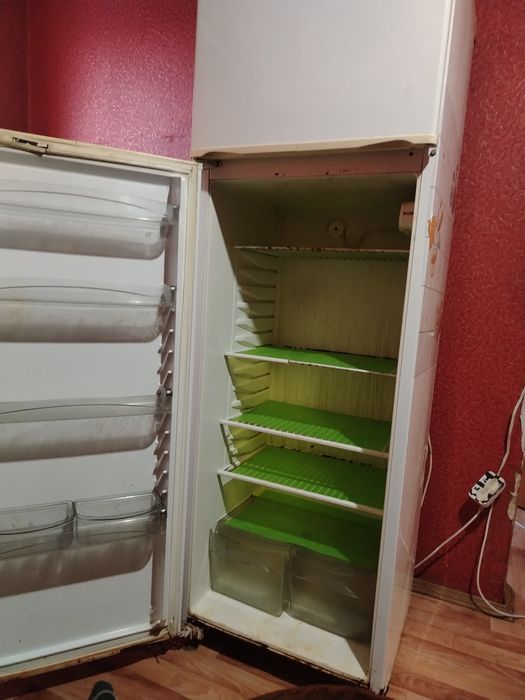Продам холодильник