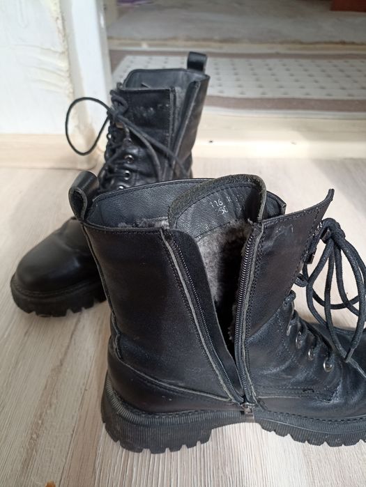 Продам кожаные зимние ботинки