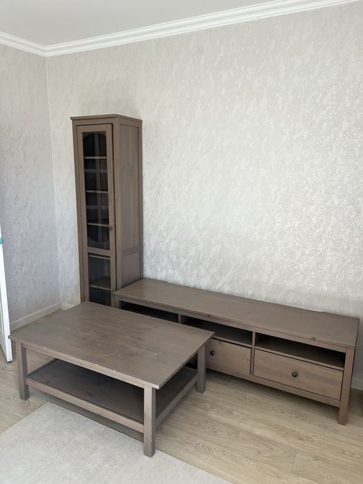 Тумбочка и шкафы Гарнитура