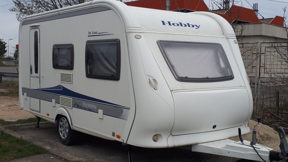 Vând rulota Hobby cu două spatii de dormit