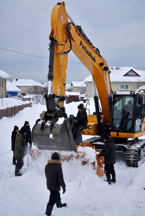 Экскаватор-погрузчик под объект уборка