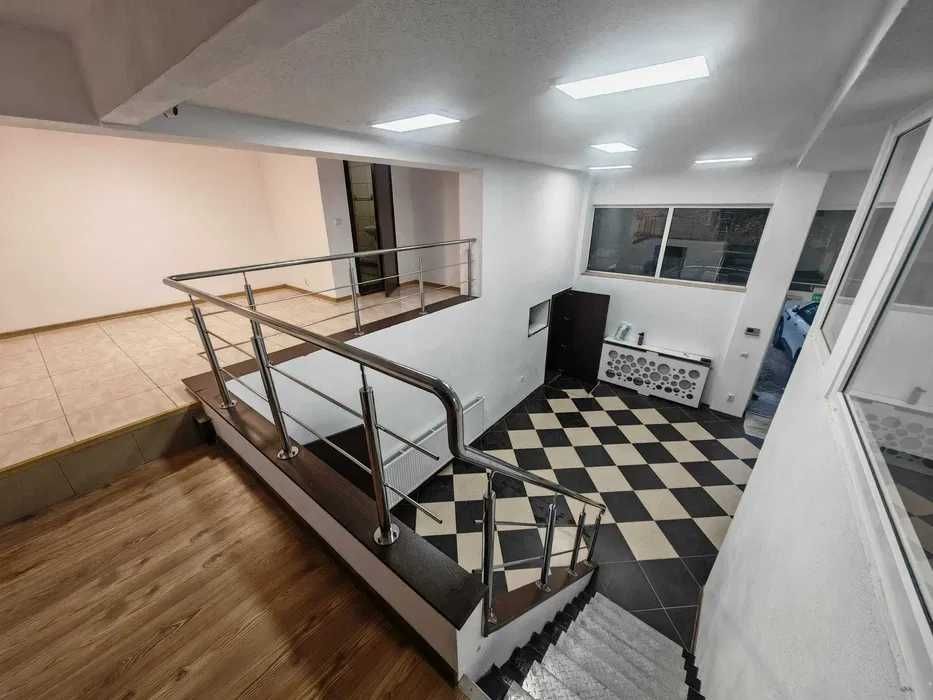 Vand spatiu comercial/office - 117mp, str. Unirii, Petroșani