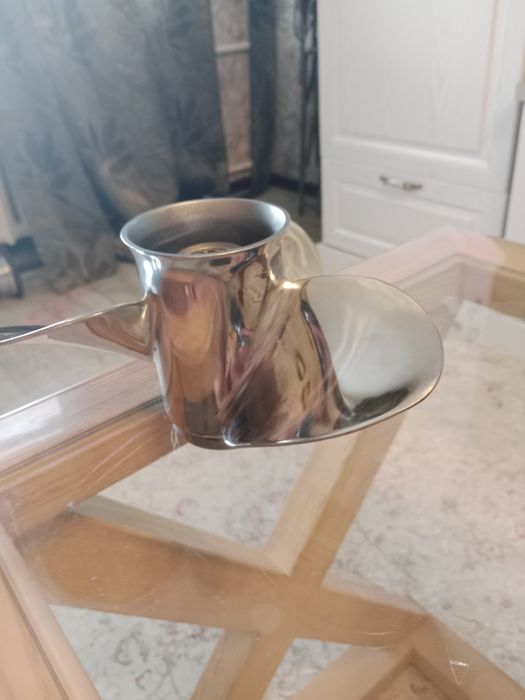 Лодочный винт нержавеющей.