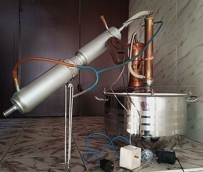 малки с-ми за добив на етерични масла и флорални води