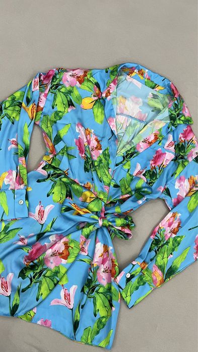 Флорална сатенирана рокля