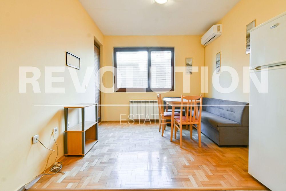 Двустаен апартамент в ж.к. Хиподрума .