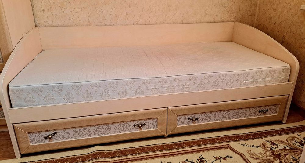 Продам кровать в хорошем состоянии