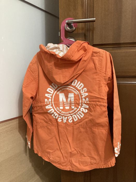 Продам детские куртки