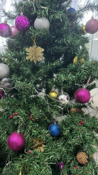Продам елку в отличном состоянии