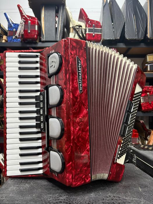 Acordeon nemtesc Weltmeister Stella cu 120 de basi, cu surdina
