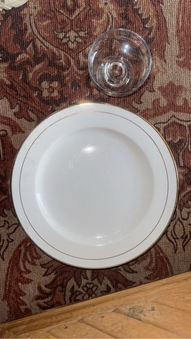 Продам тарелки ддя кафе