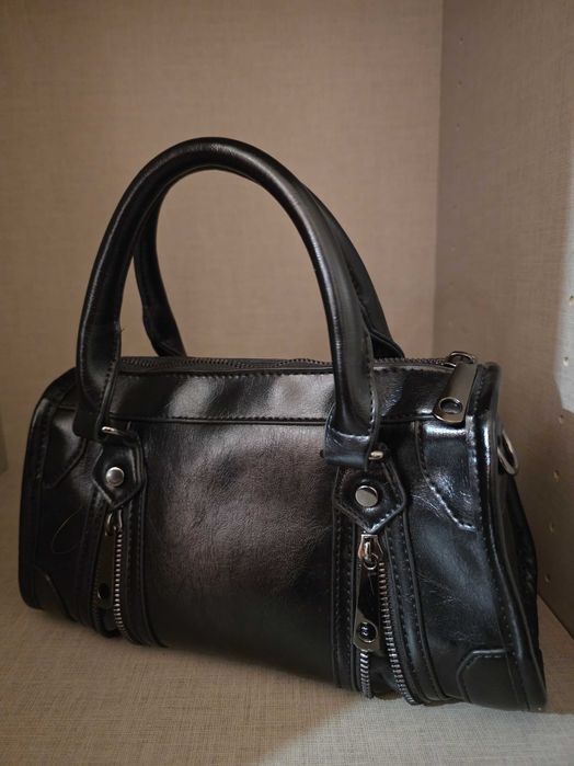 Черна кожена чанта