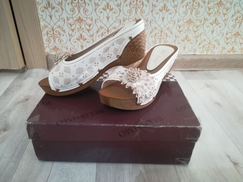 Срочно продам шлепанцы