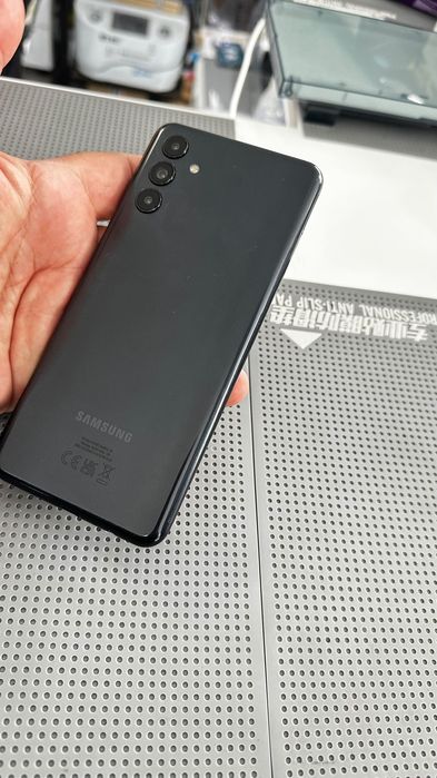 Vând Samsung A04s in stare impecabilă
