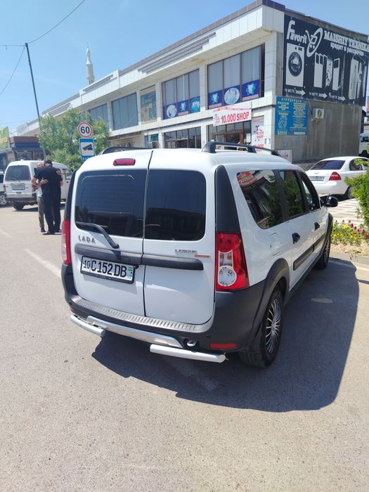 Lada Largus Sotiladi