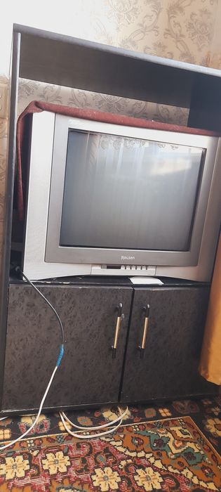 Телевизор ROLSЕN исправном полностью