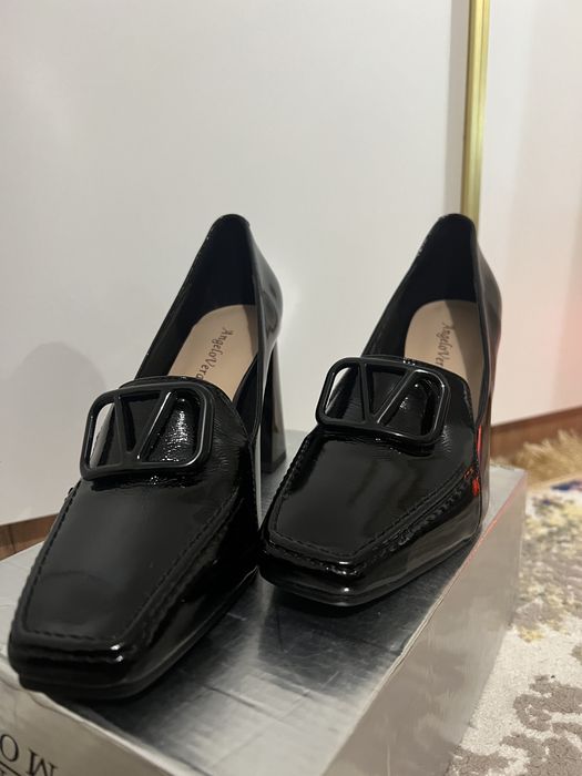 Продам туфли новые
