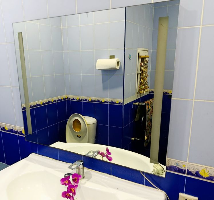 Зеркало большое,в отличном состоянии,без царапин и пятен