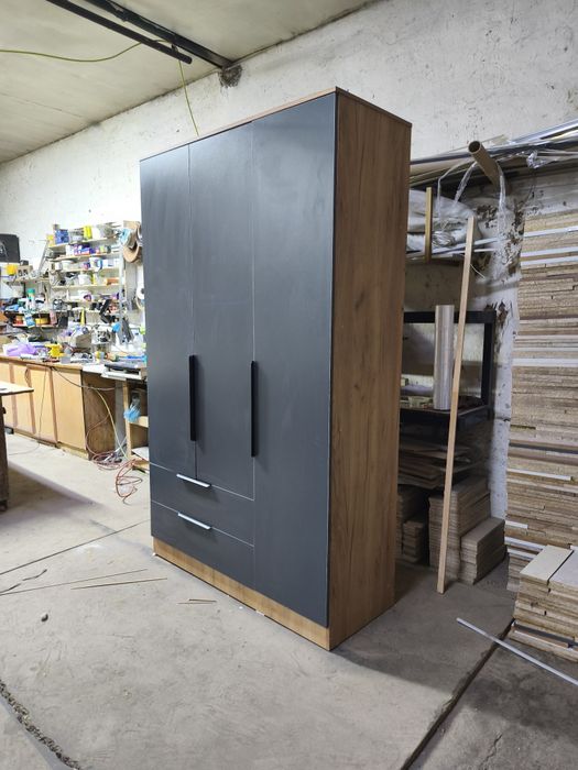 Срочна шкаф сатылады новый