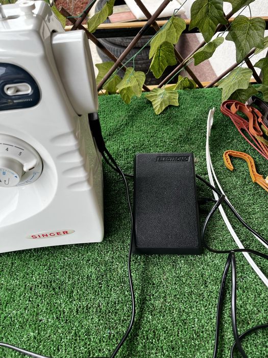 Masina de cusut Singer