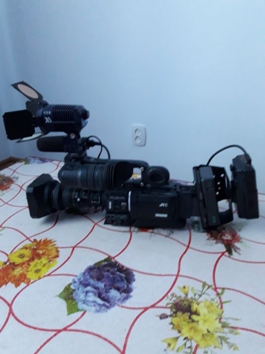 JVC GY-HD111 видео камера