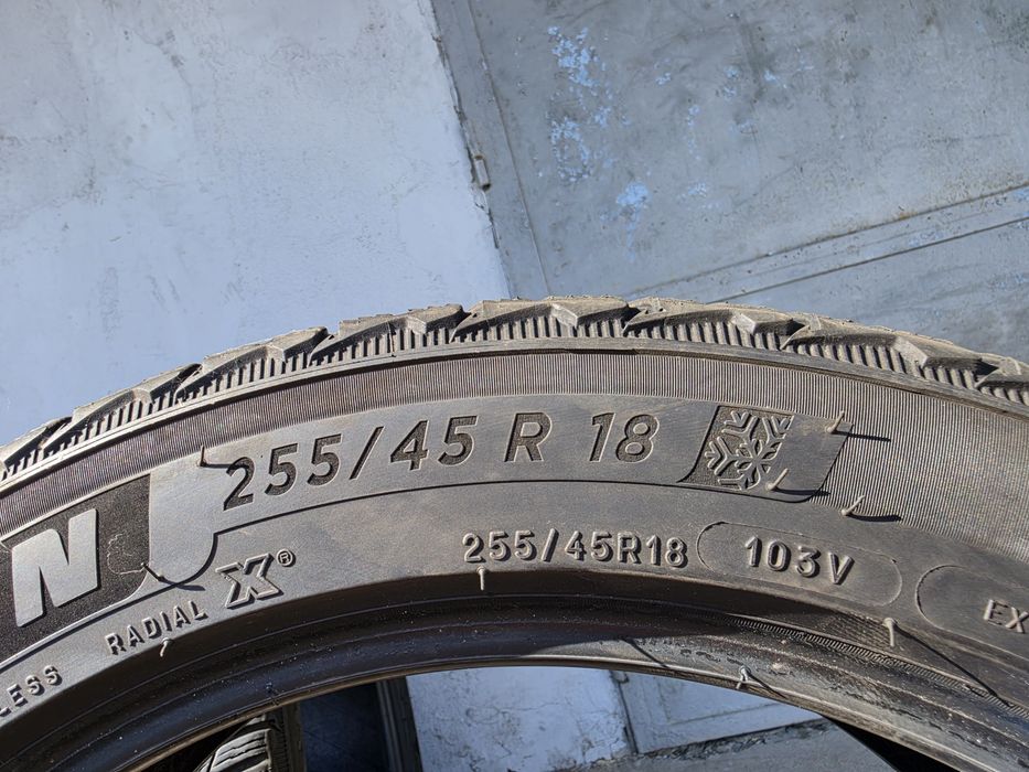 4 бр. зиюни гуми 255/45/18 Michelin  PA5 DOT 2119 5-5,5 mm