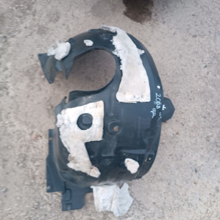 Преден капак Пежо 2008 след 2020г.