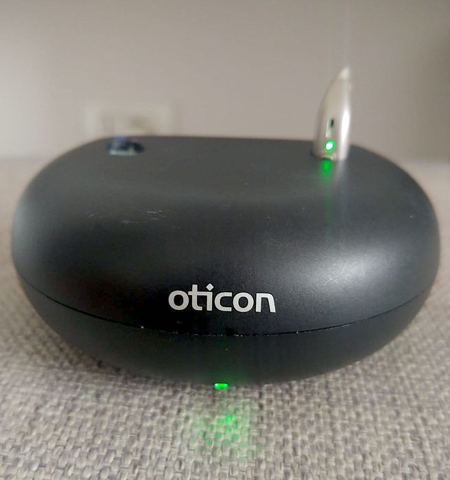 Oticon OPN S1 aparat auditiv cu stație de încărcare
