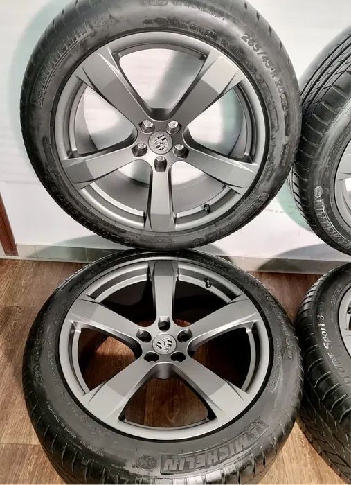 Jante Porsche Macan pe 20 vara