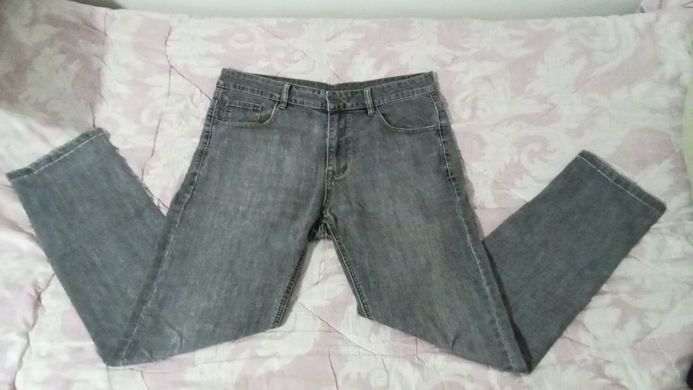 Продаются мужские джинсы
