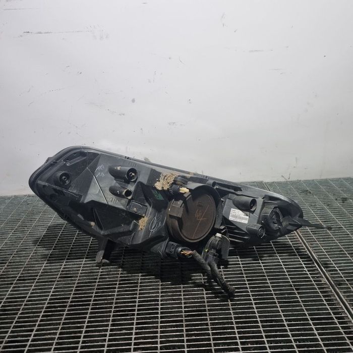 Far Dreapta Ford EcoSport II 2013 - 2017 SUV 4 Usi (1389) Fara xenon