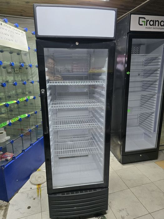 Холодильники продам